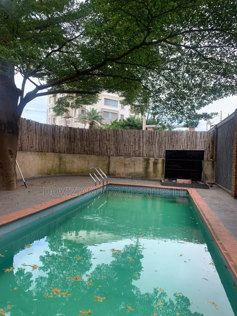 3bdrm Apartment in Adeola Odeku for rent in Adeola Odeku