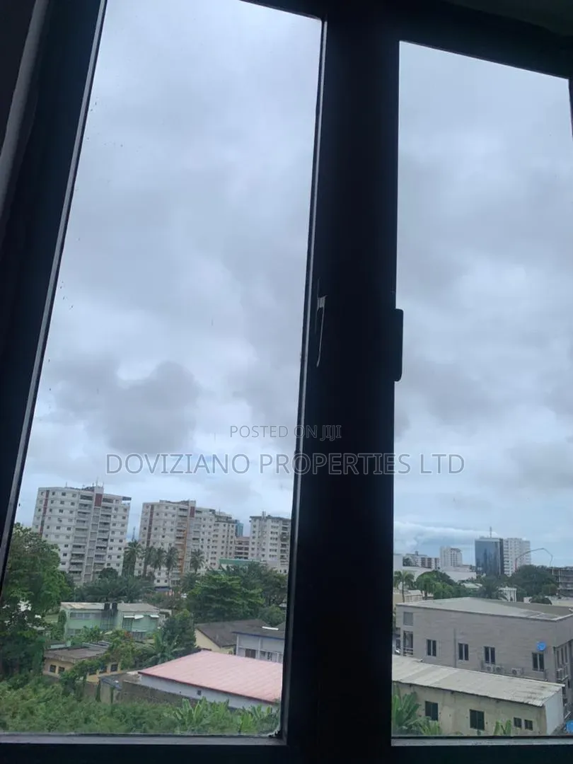 3bdrm Apartment in Adeola Odeku for rent in Adeola Odeku