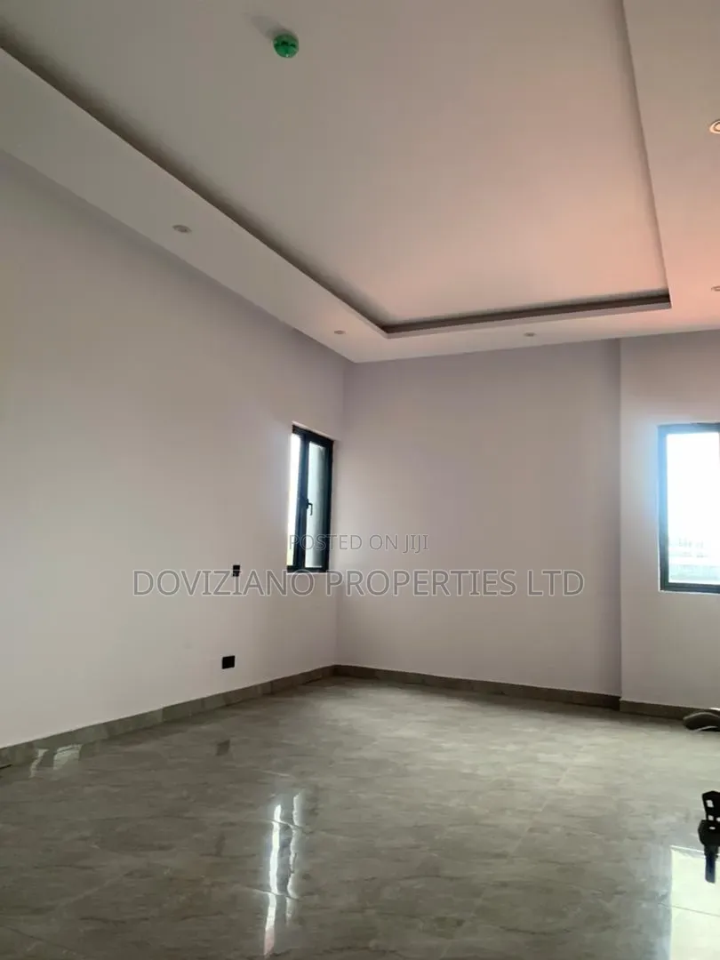 3bdrm Apartment in Adeola Odeku for rent in Adeola Odeku