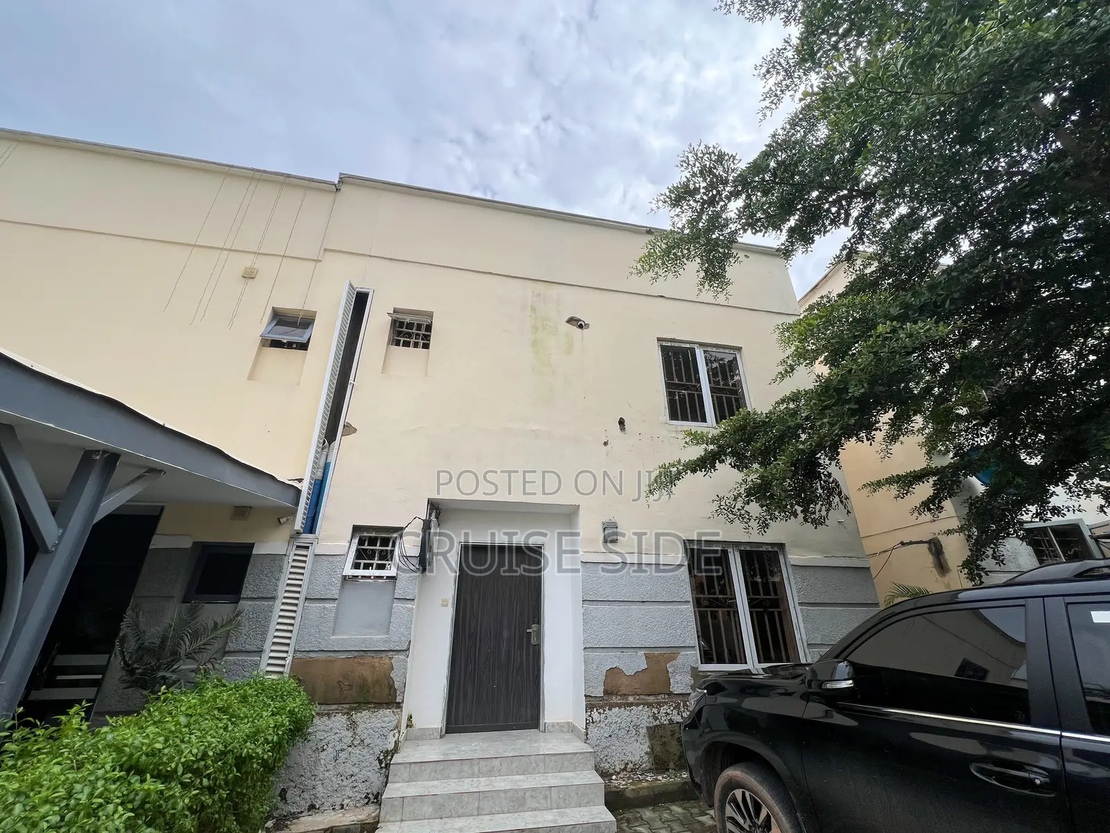 3bdrm Townhouse/Terrace in Brains & Hammers, Life Camp for Sale in Life Camp