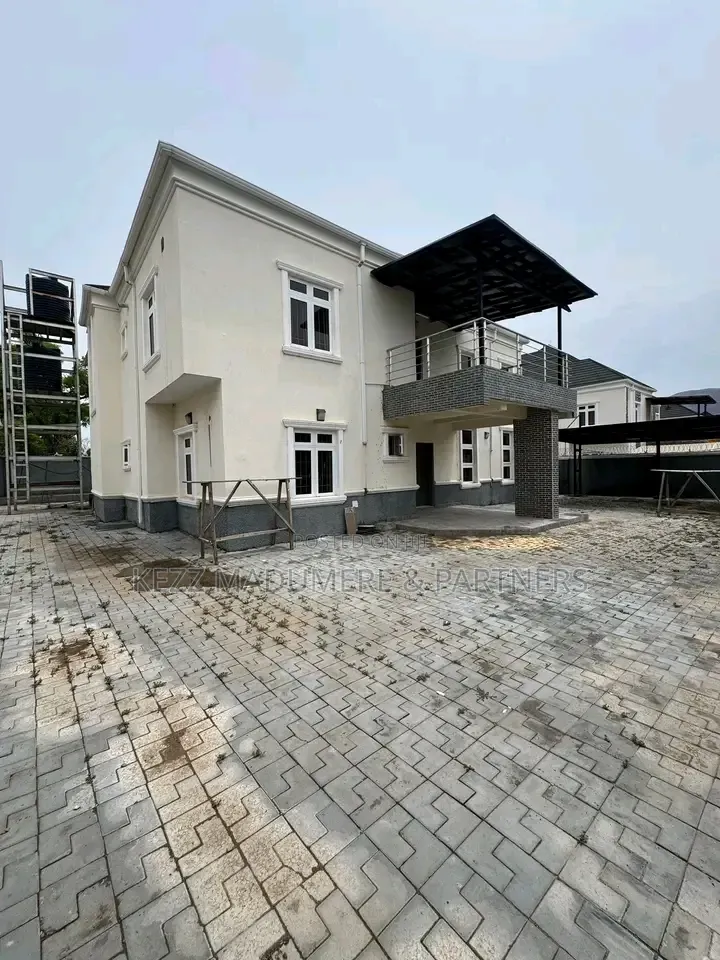 6bdrm Duplex in Admiralty Estate , for sale in Asokoro