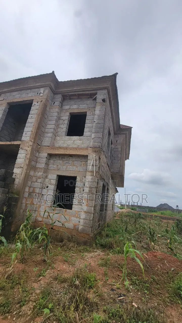 4bdrm Duplex in Kanma Estate, Lugbe District for sale in Lugbe District