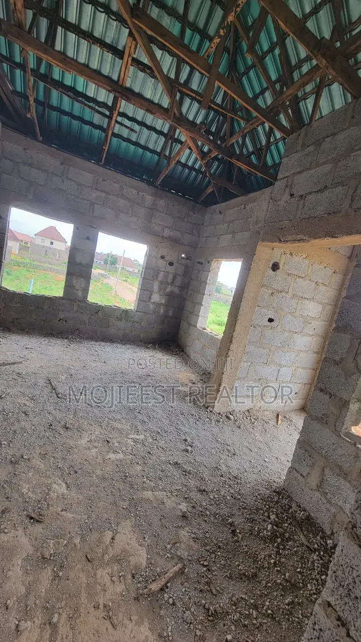 4bdrm Duplex in Kanma Estate, Lugbe District for sale in Lugbe District