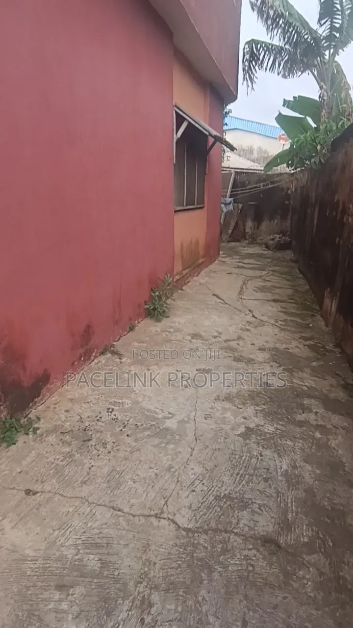12bdrm Block of Flats in Egbeda for sale in Egbeda