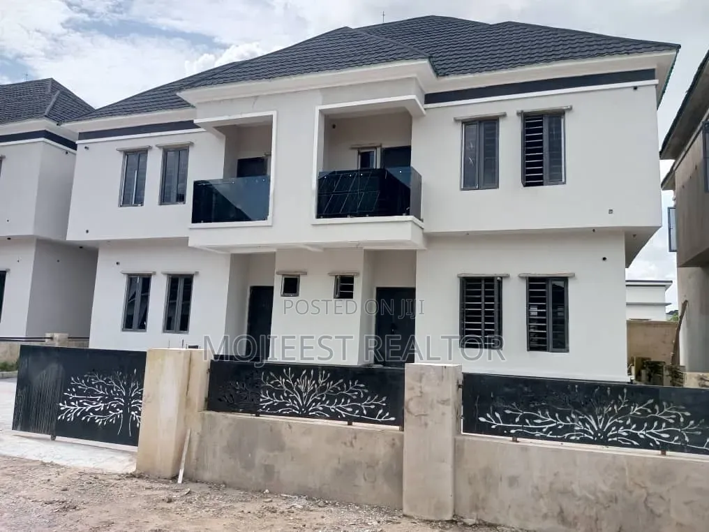 2bdrm Townhouse / Terrace in Nut, Lugbe District for rent in Lugbe District