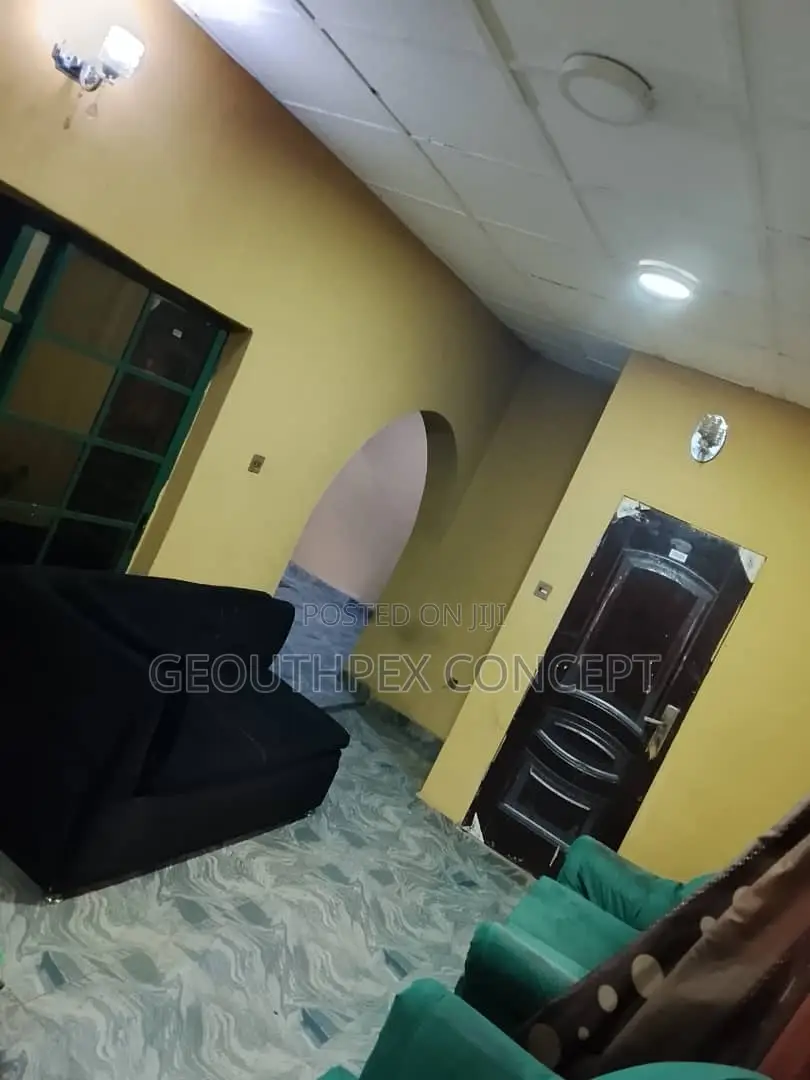 5bdrm Bungalow in Alakia for rent in Alakia