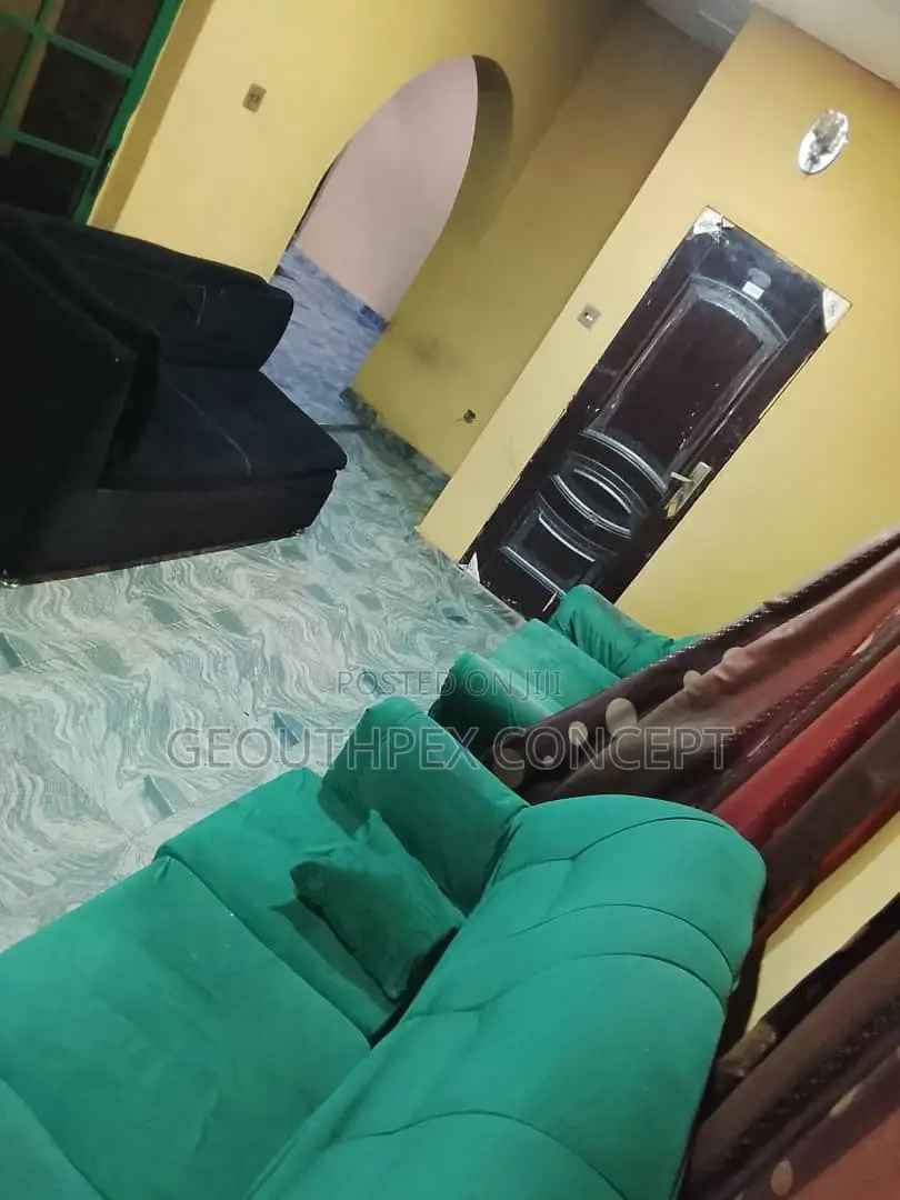 5bdrm Bungalow in Alakia for rent in Alakia