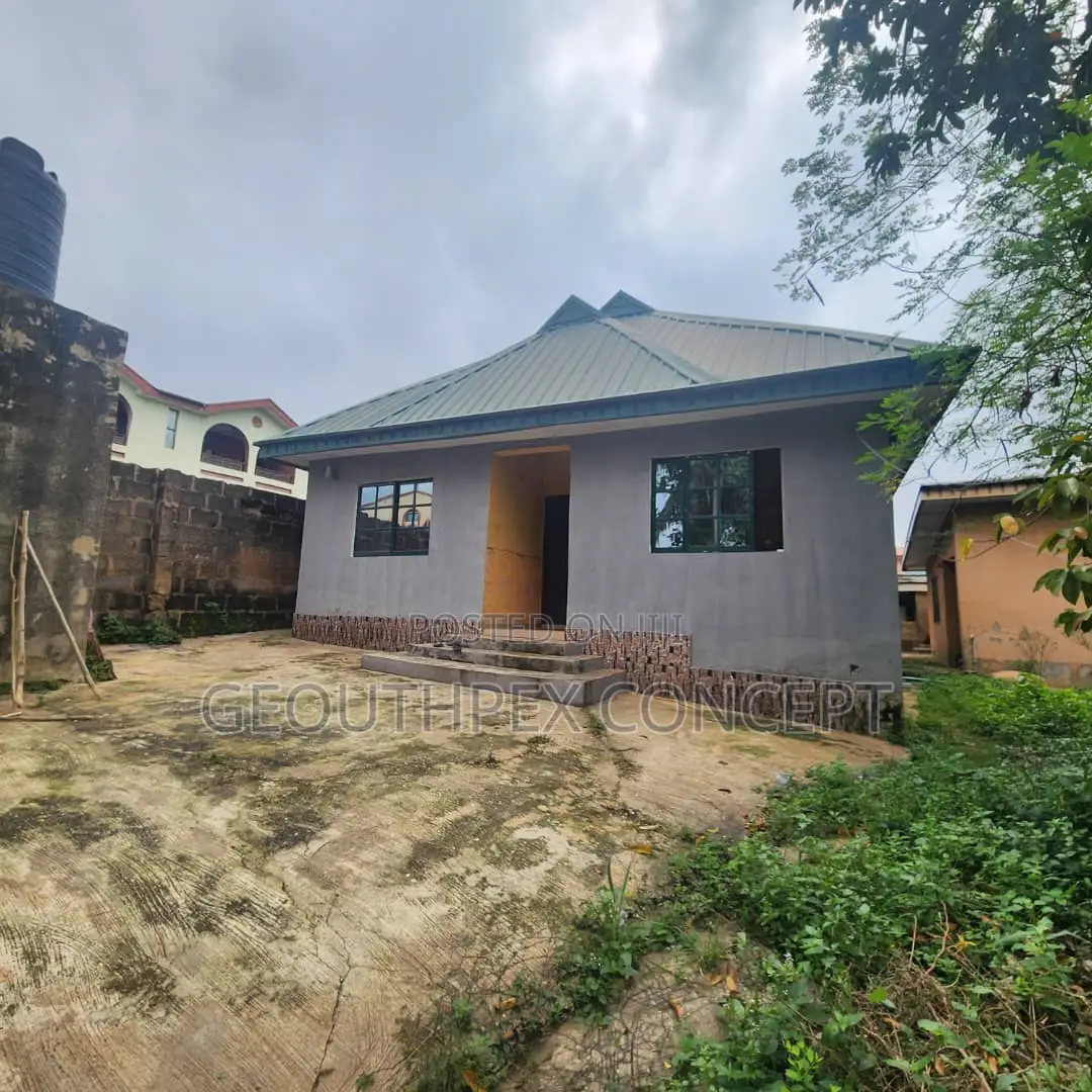 5bdrm Bungalow in Alakia for rent in Alakia
