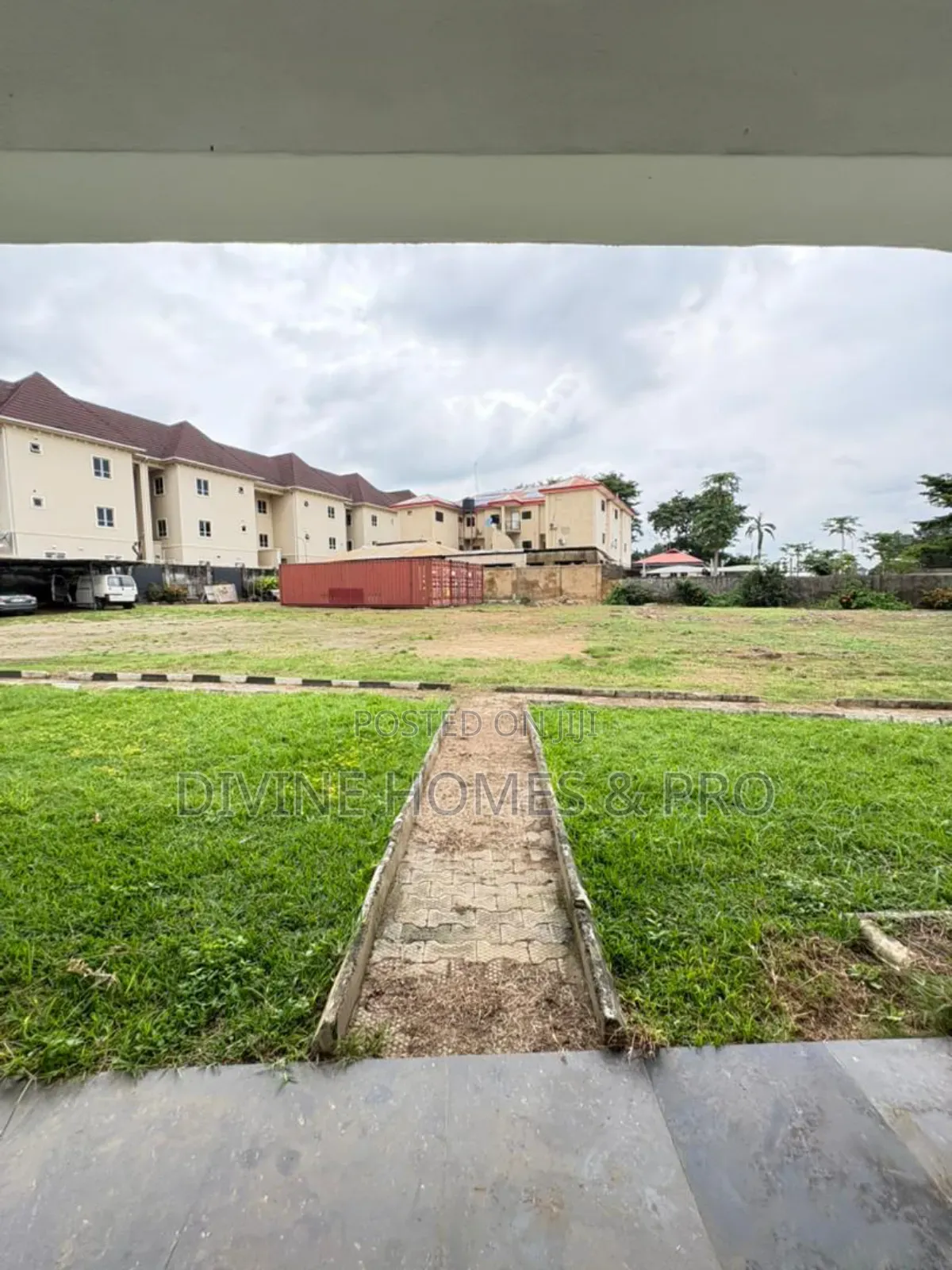 Spacious Apartment for Office Use in Wuye