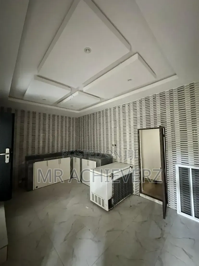 5bdrm Duplex in East West, Obio-Akpor for sale in Obio-Akpor