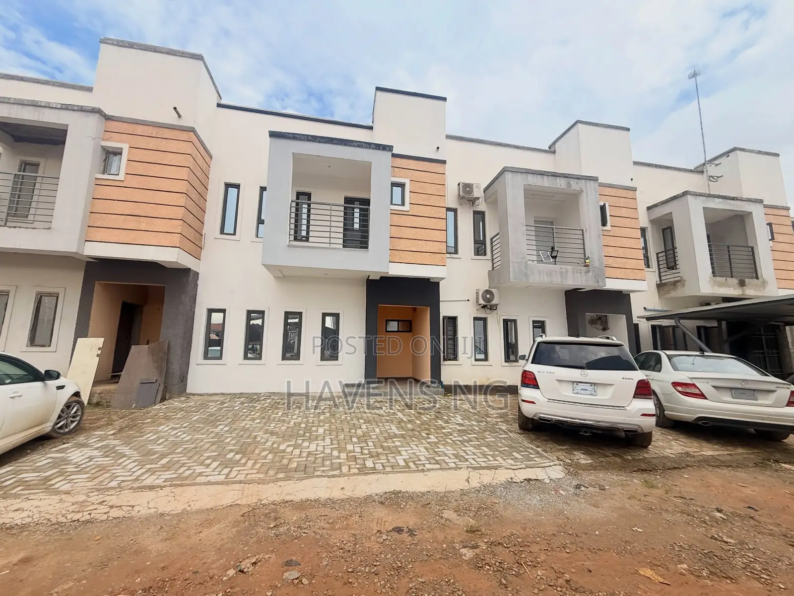 3bdrm House in Karmo for sale in Karmo