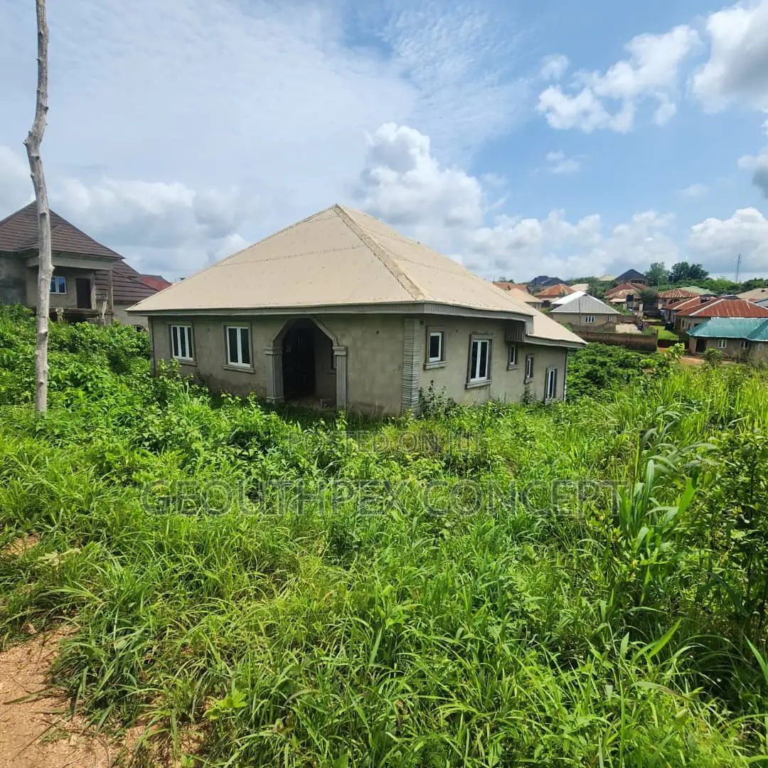 3bdrm Bungalow in Ologuneru for sale in Ologuneru