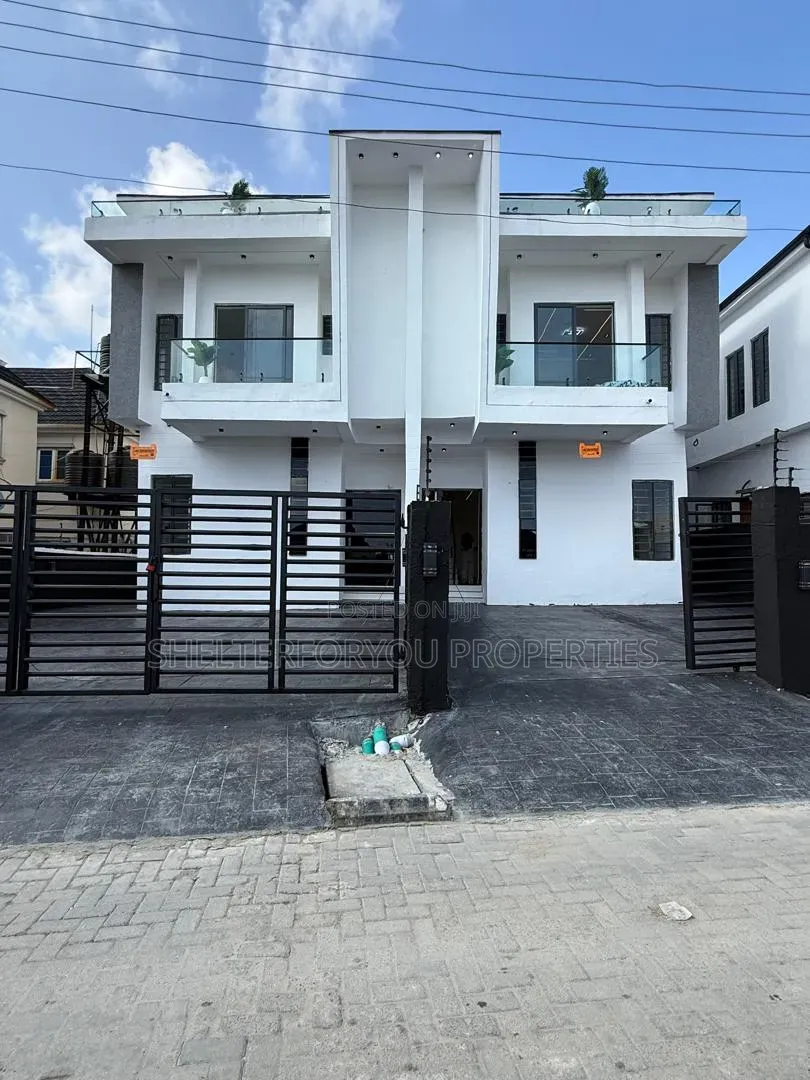 4bdrm Duplex in Sangotedo for sale in Sangotedo