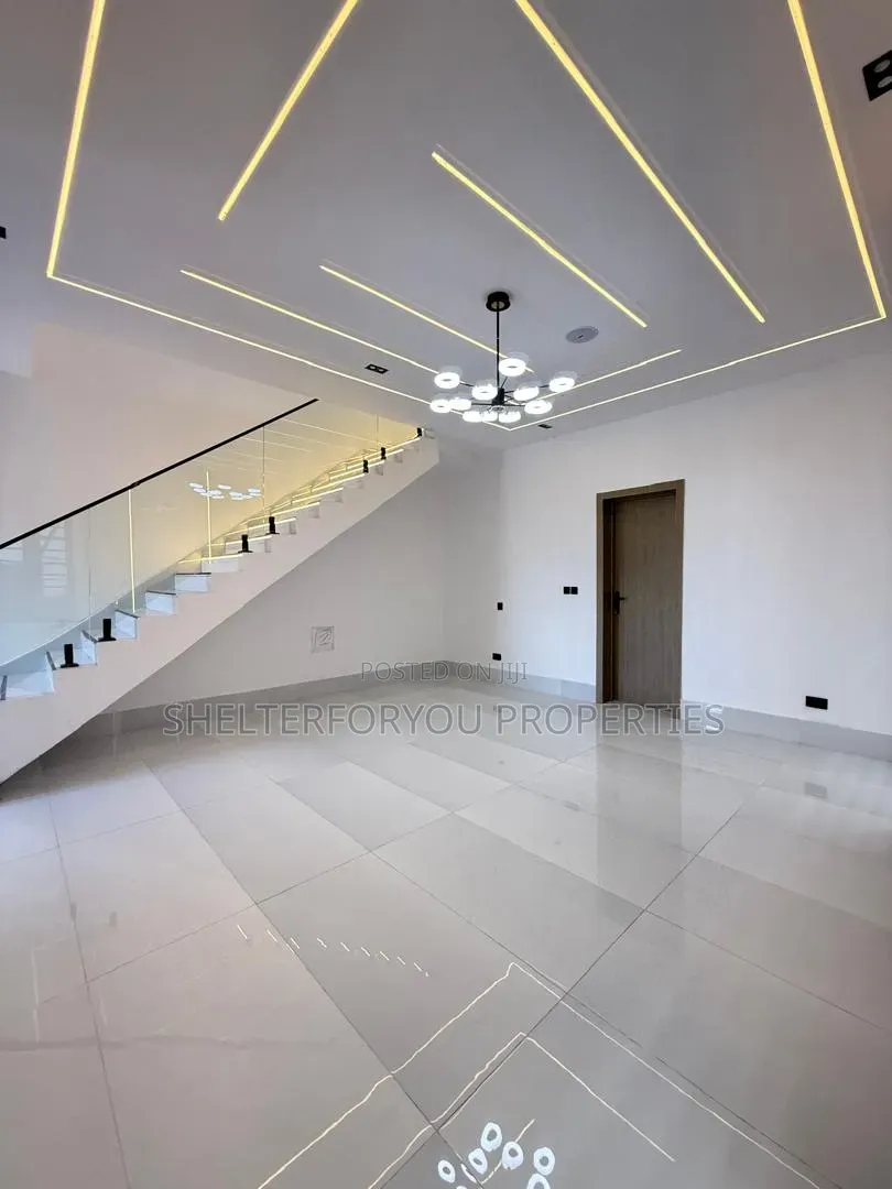 4bdrm Duplex in Sangotedo for sale in Sangotedo