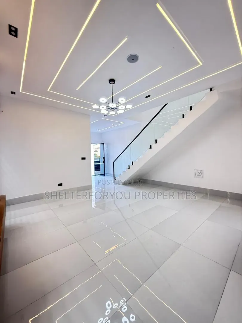 4bdrm Duplex in Sangotedo for sale in Sangotedo
