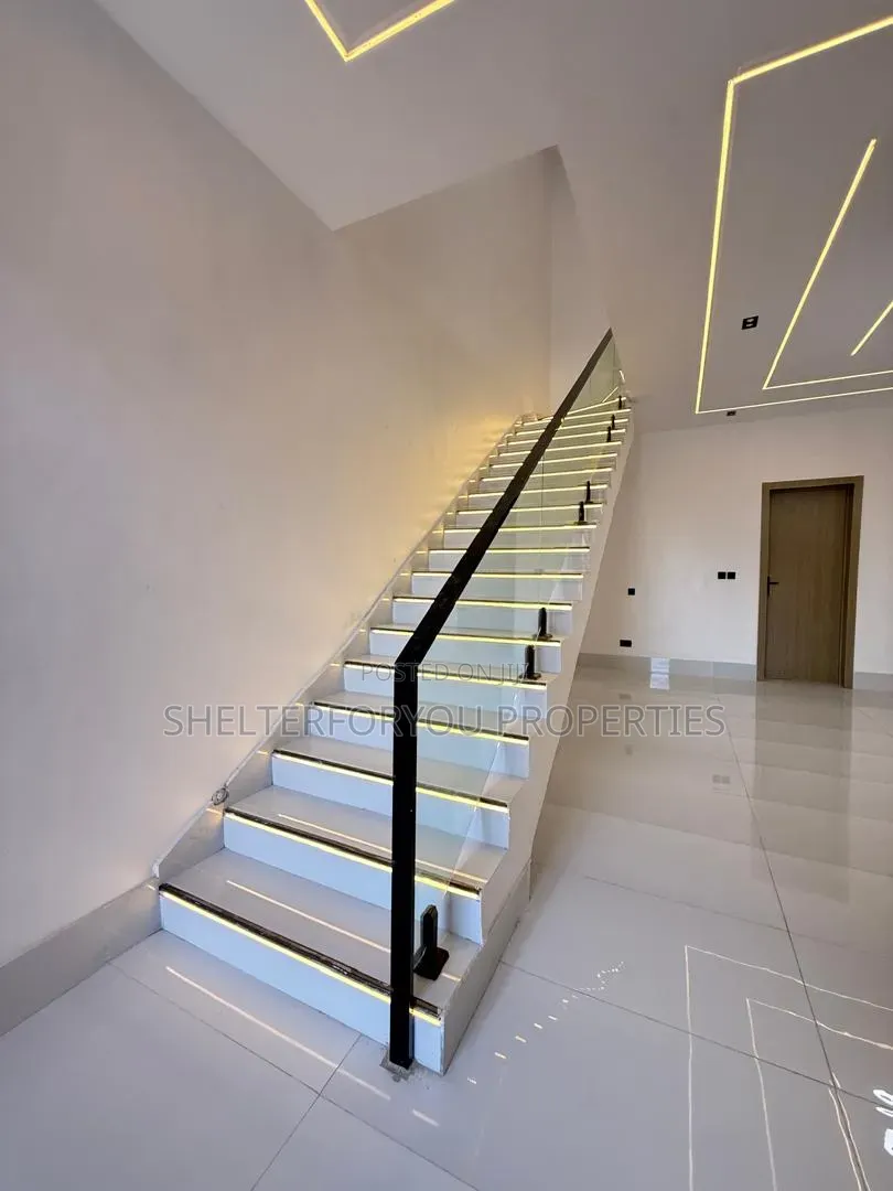 4bdrm Duplex in Sangotedo for sale in Sangotedo