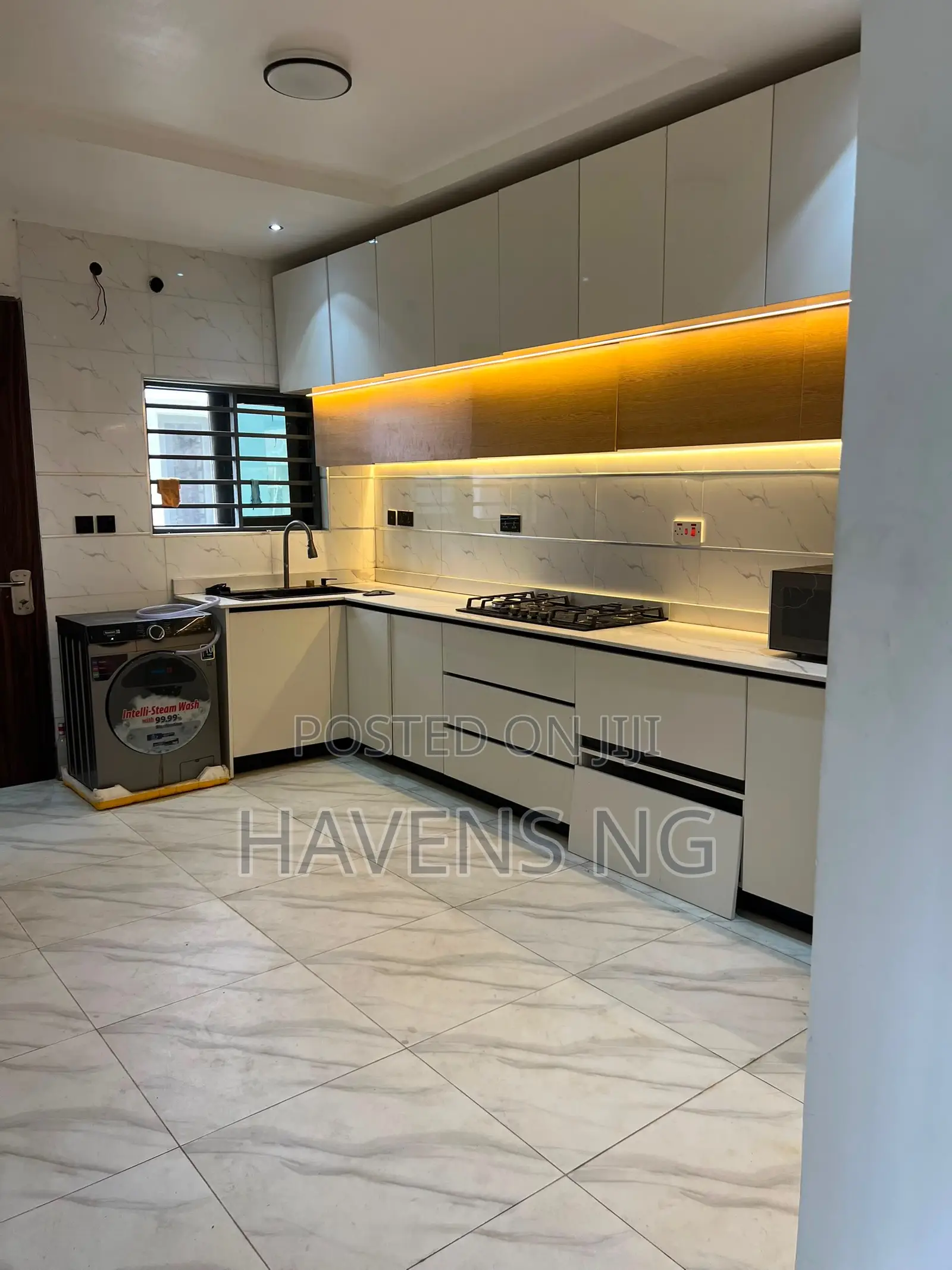 3bdrm Duplex in Idu Industrial for sale in Idu Industrial