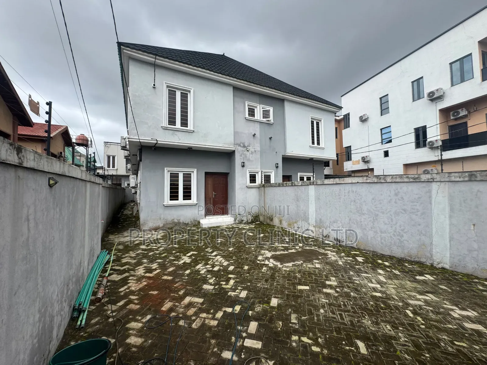 4bdrm Duplex in Omole Phase 1 for sale in Omole Phase 1