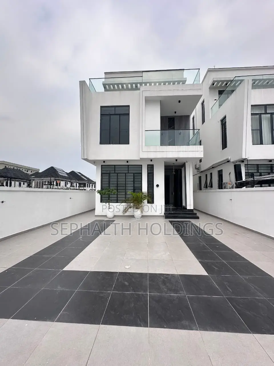 5bdrm Duplex in Premium  5 Bed Fully, Lekki Phase 1 for sale in Lekki Phase 1