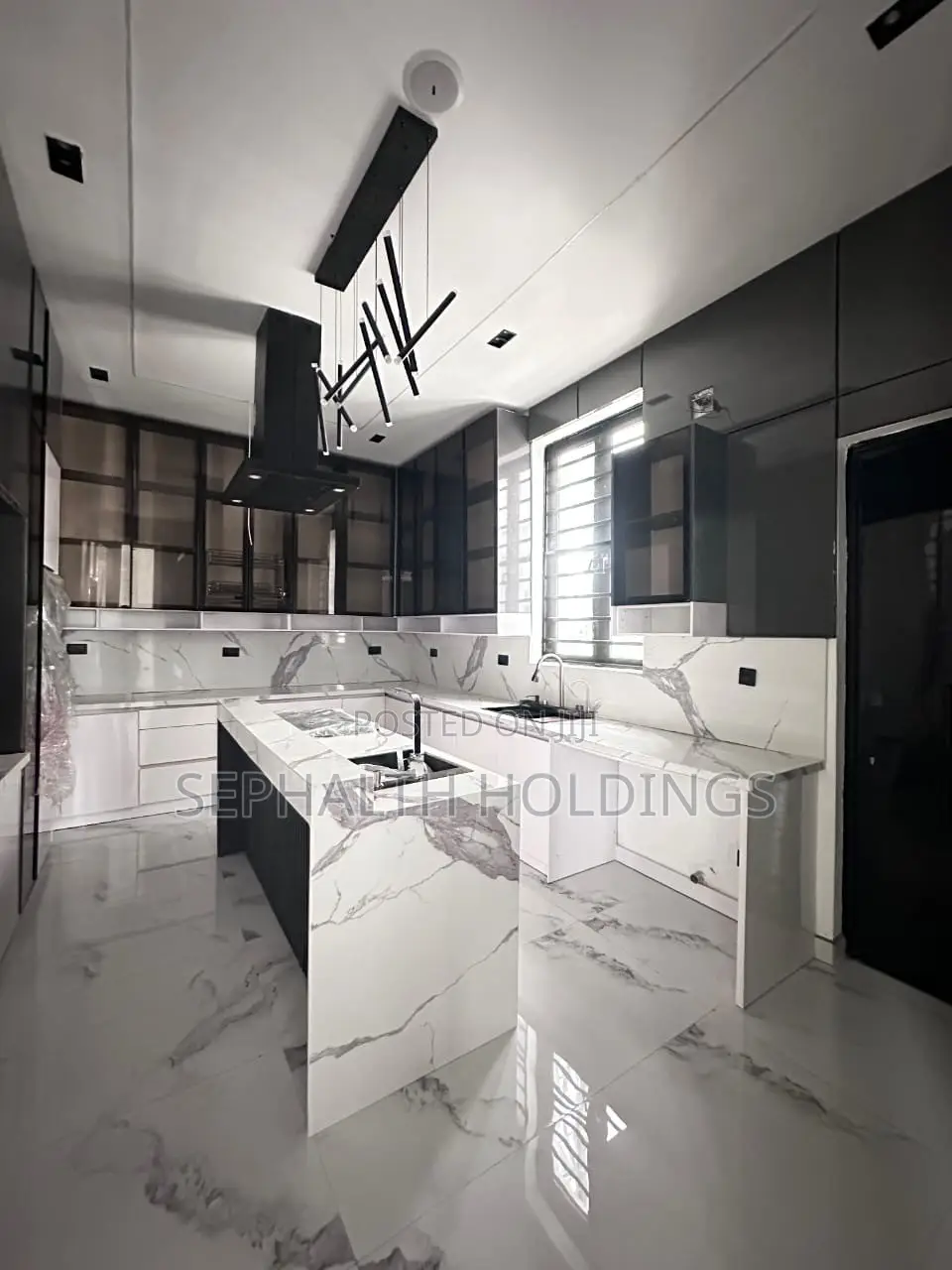 5bdrm Duplex in Premium  5 Bed Fully, Lekki Phase 1 for sale in Lekki Phase 1