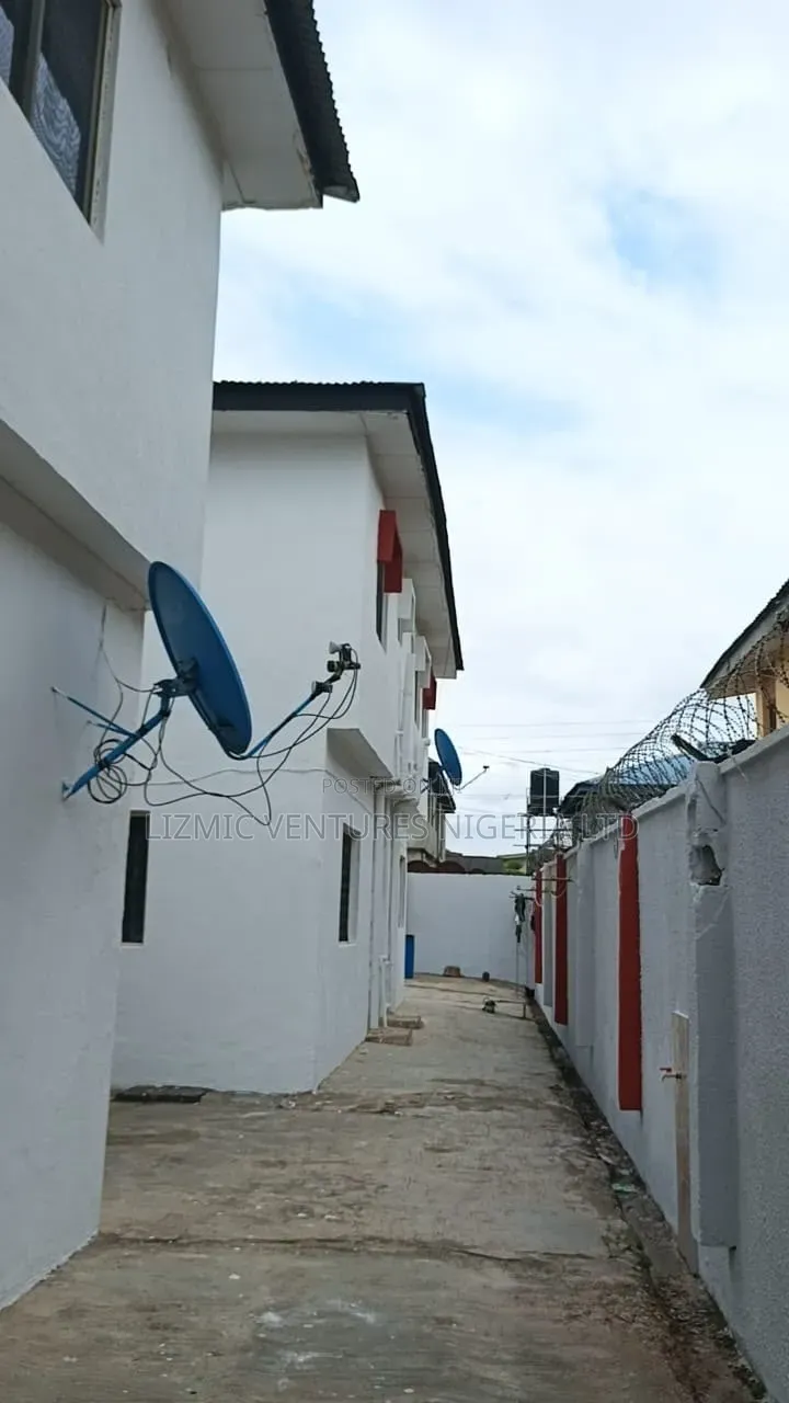 Furnished 3bdrm Block of Flats in Egan, Ikotun/Igando for sale in Ikotun/Igando