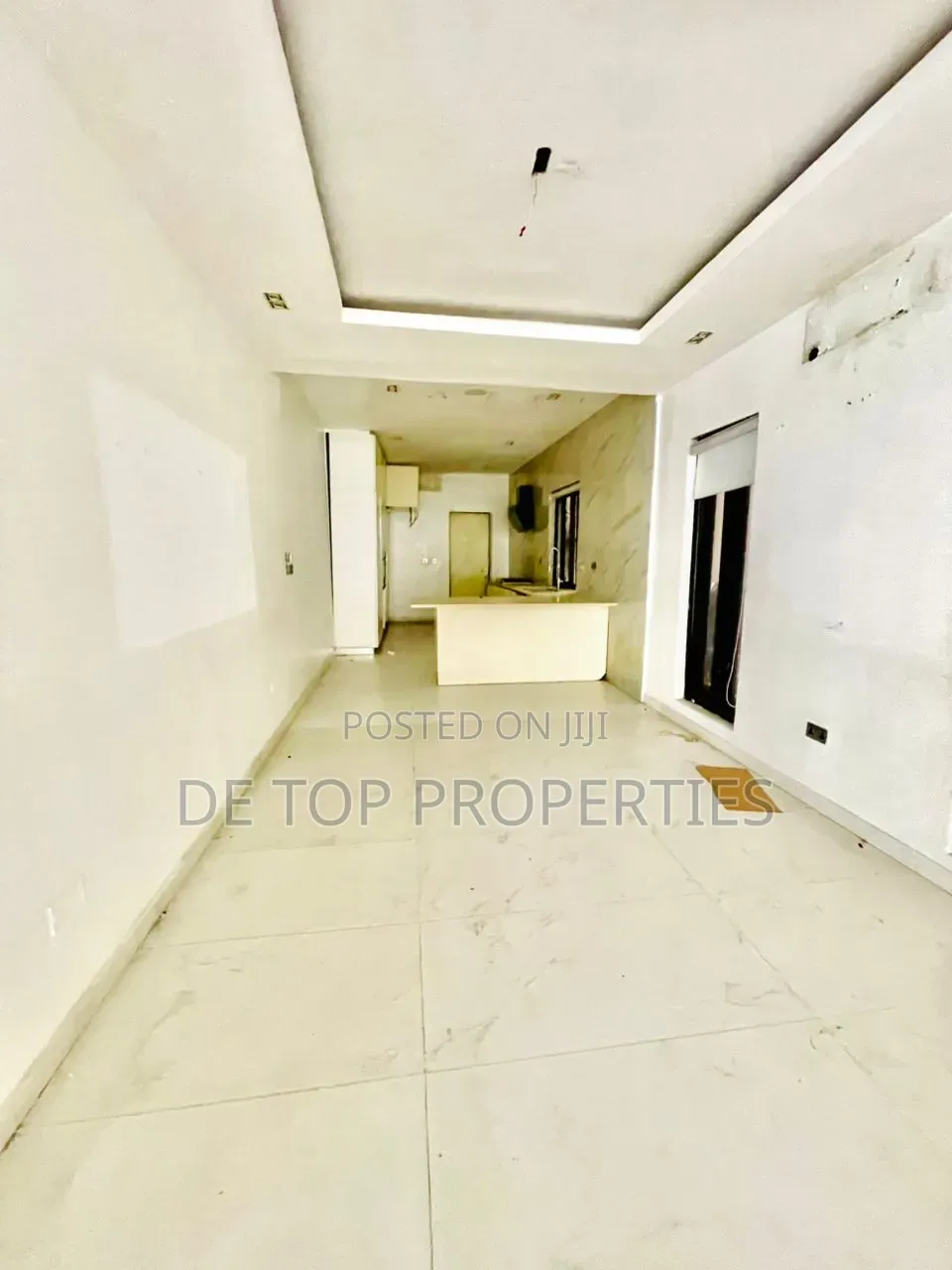 5bdrm Duplex in Lekki Phase 1 Off for rent in Lekki Phase 1