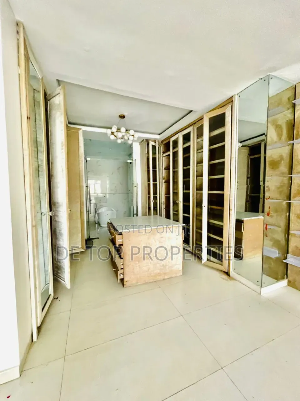 5bdrm Duplex in Lekki Phase 1 Off for rent in Lekki Phase 1