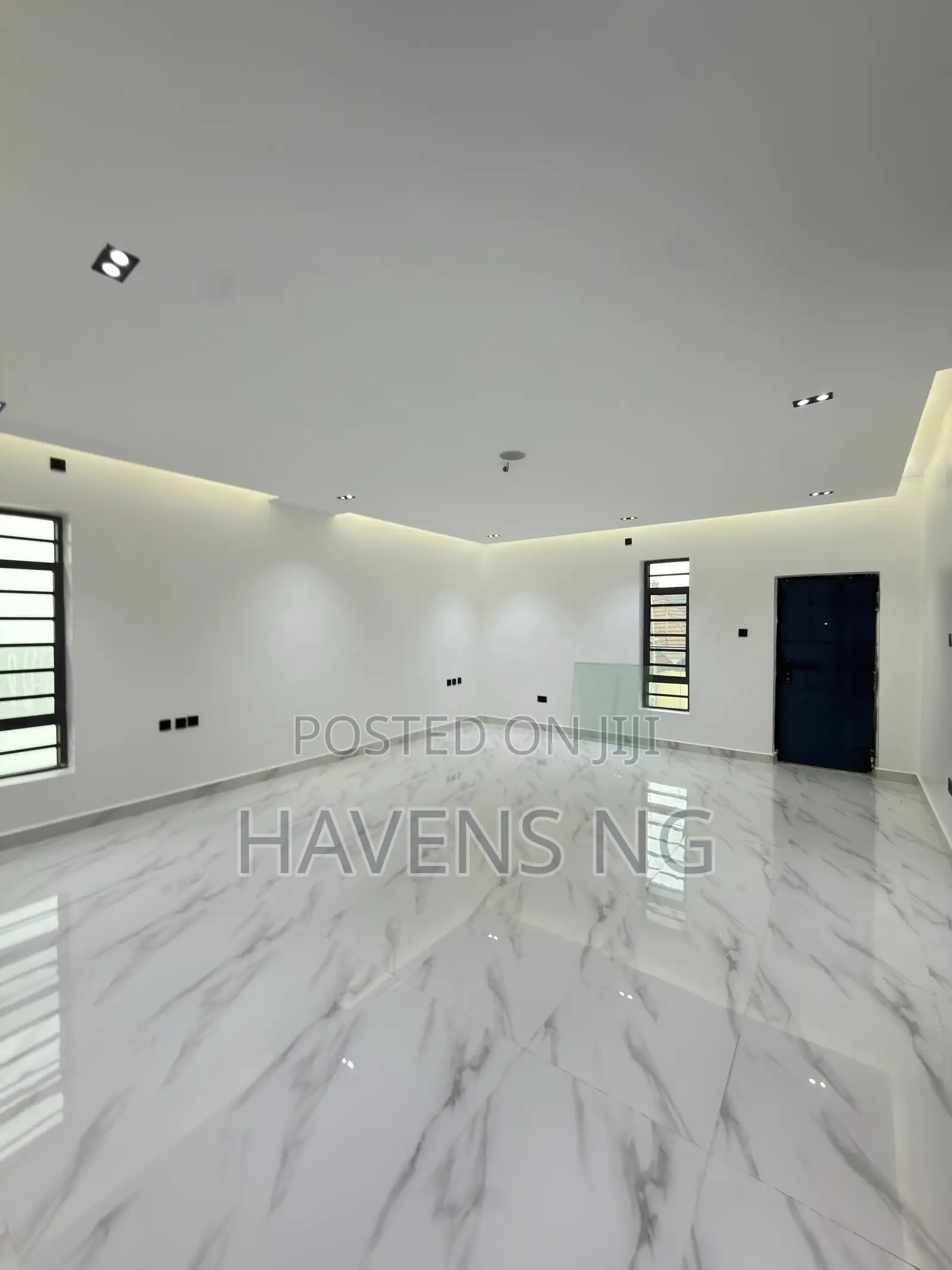 5bdrm Duplex in Apo Resettlement for sale in Apo Resettlement