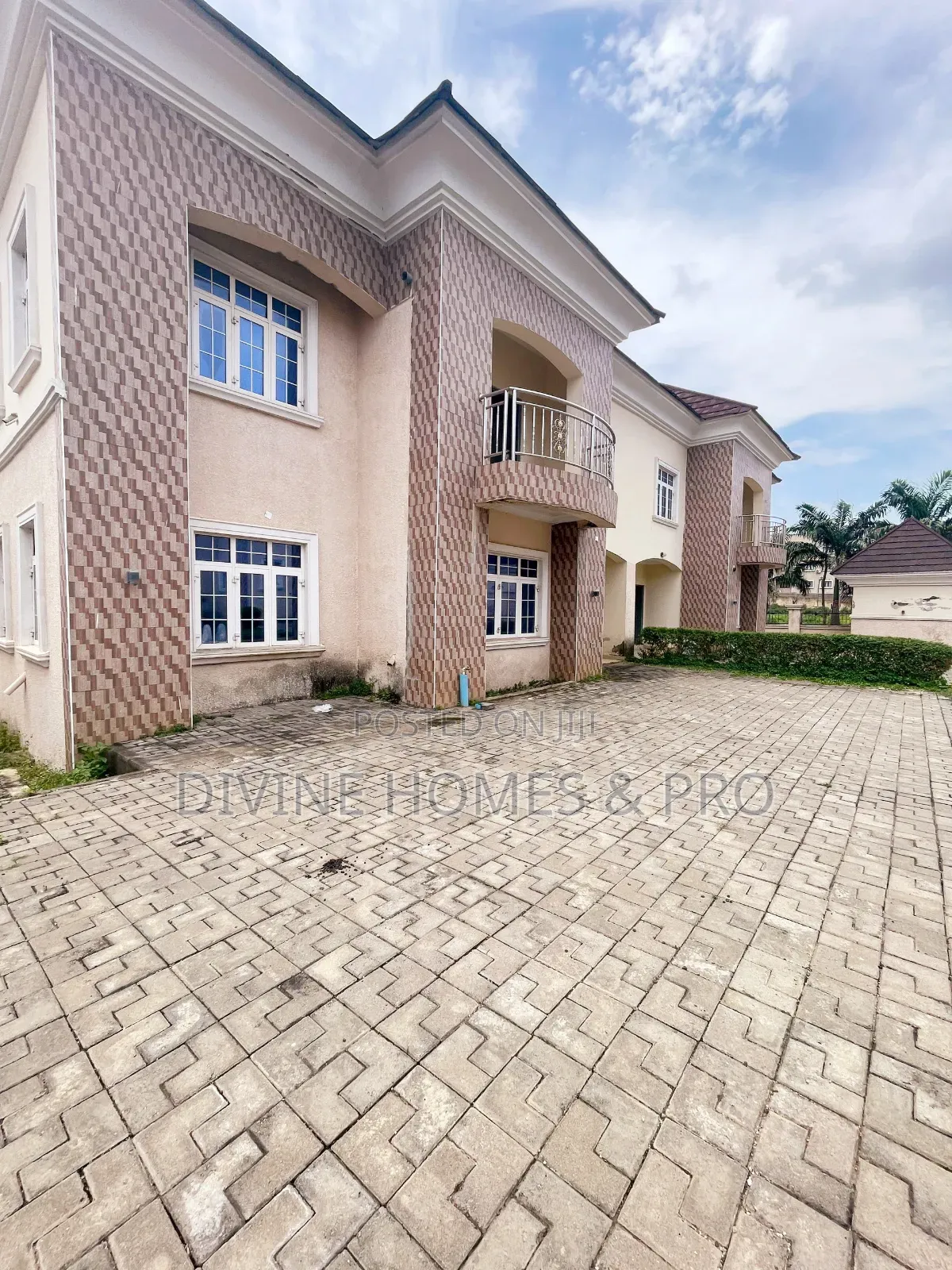 4bdrm Duplex in Berger Clinic, Life Camp for rent in Life Camp