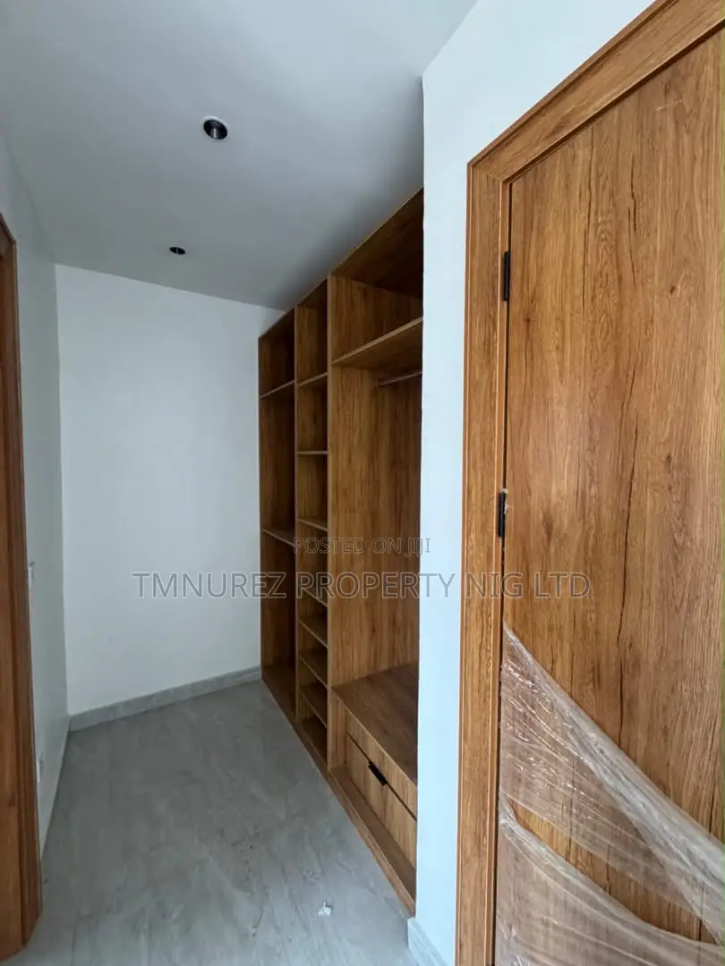 2bdrm Apartment in Osapa london for sale in Osapa london