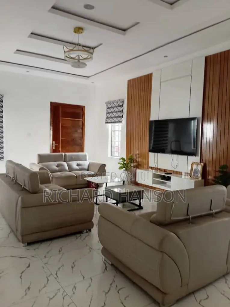 4bdrm Duplex in Thomas for rent in Thomas Estate