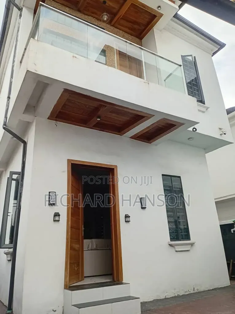 4bdrm Duplex in Thomas for rent in Thomas Estate
