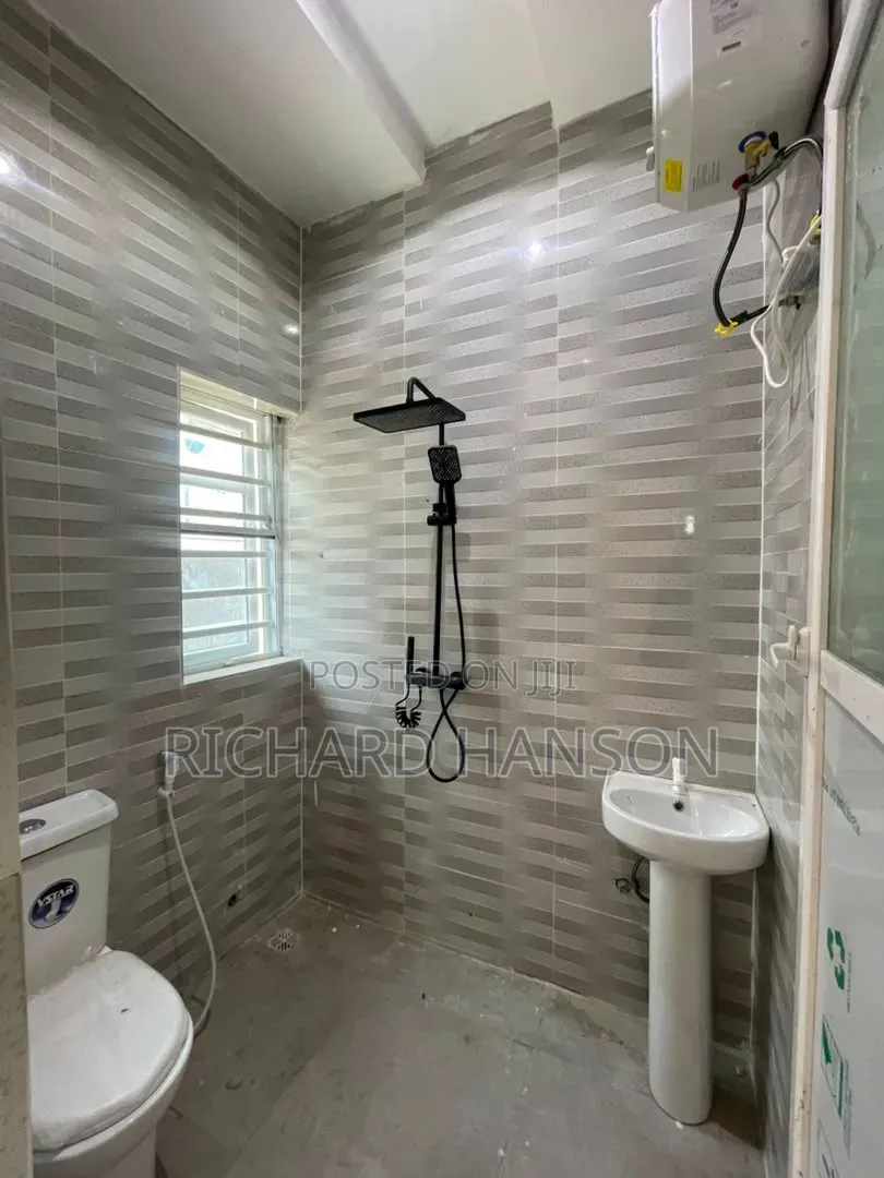 2bdrm Apartment in Off Baale, Ologolo for rent in Ologolo