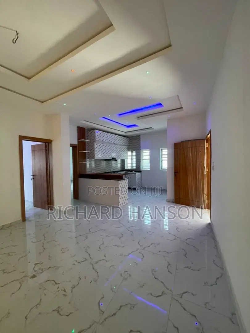 2bdrm Apartment in Off Baale, Ologolo for rent in Ologolo