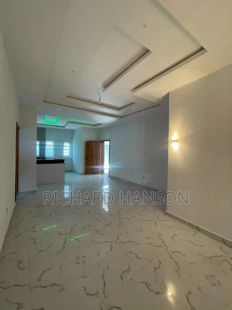 2bdrm Apartment in Off Baale, Ologolo for rent in Ologolo