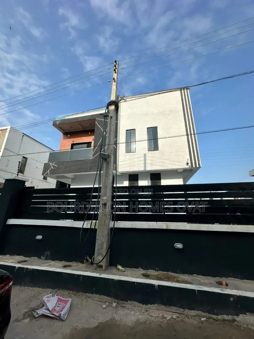 5bdrm Duplex in Orchid Lekki Lagos for sale in Lekki Expressway