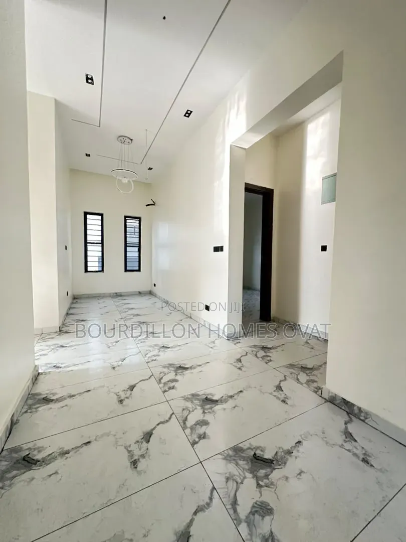 5bdrm Duplex in Orchid Lekki Lagos for sale in Lekki Expressway