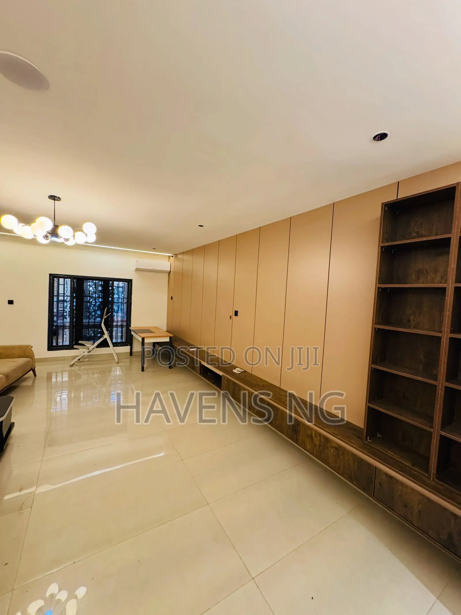 5bdrm Duplex in Kaura for sale in Kaura
