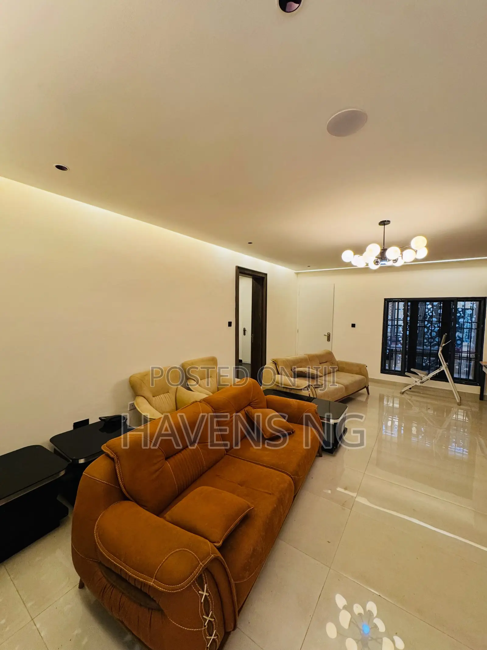 5bdrm Duplex in Kaura for sale in Kaura