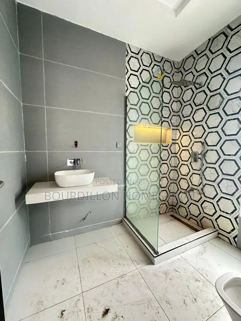 5bdrm Duplex in Old Ikoyi Lagos for sale in Old Ikoyi