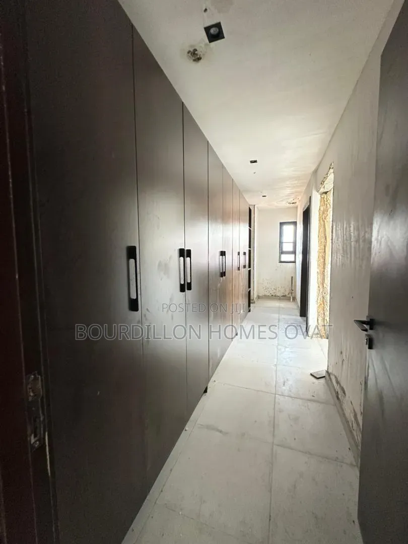 3bdrm Apartment in Old Ikoyi Lagos for sale in Old Ikoyi