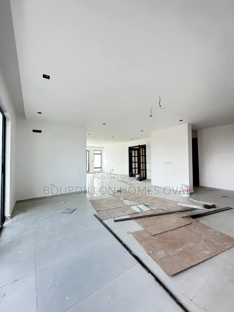 3bdrm Apartment in Old Ikoyi Lagos for sale in Old Ikoyi