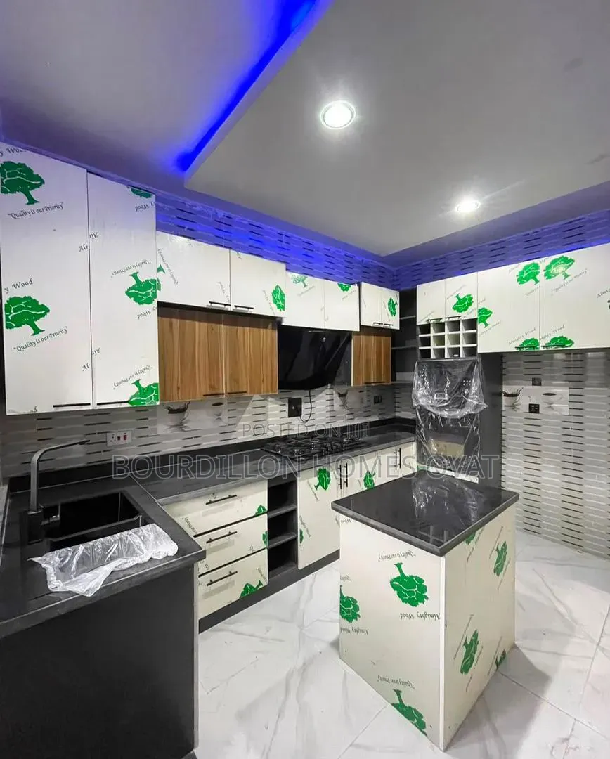 4bdrm Duplex in Orchid Lekki Lagos for sale in Lekki Expressway
