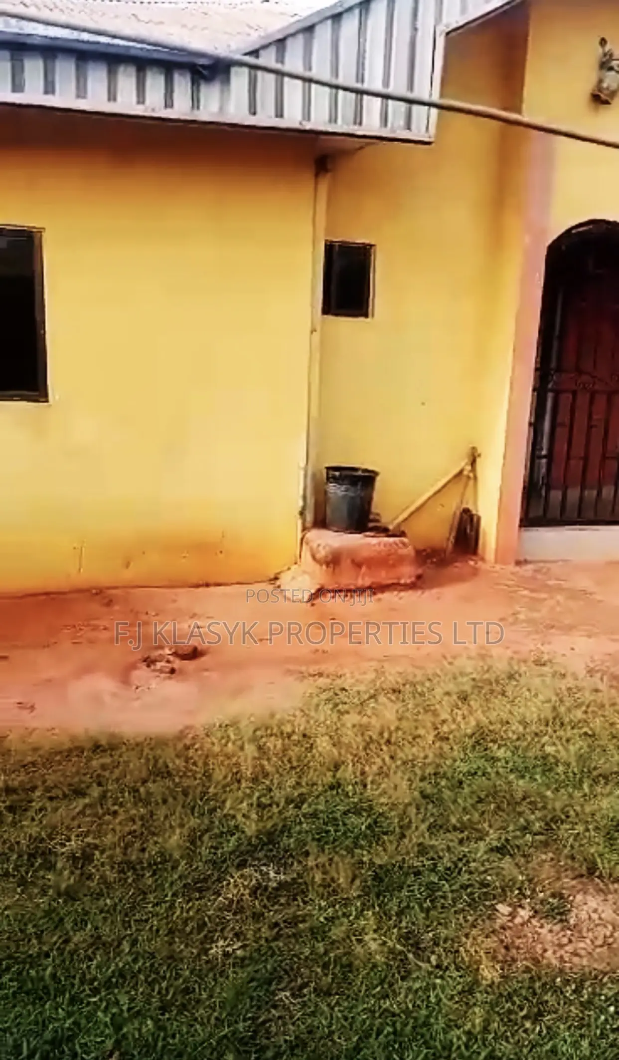 6bdrm Block of Flats in Benin City for sale in Benin City
