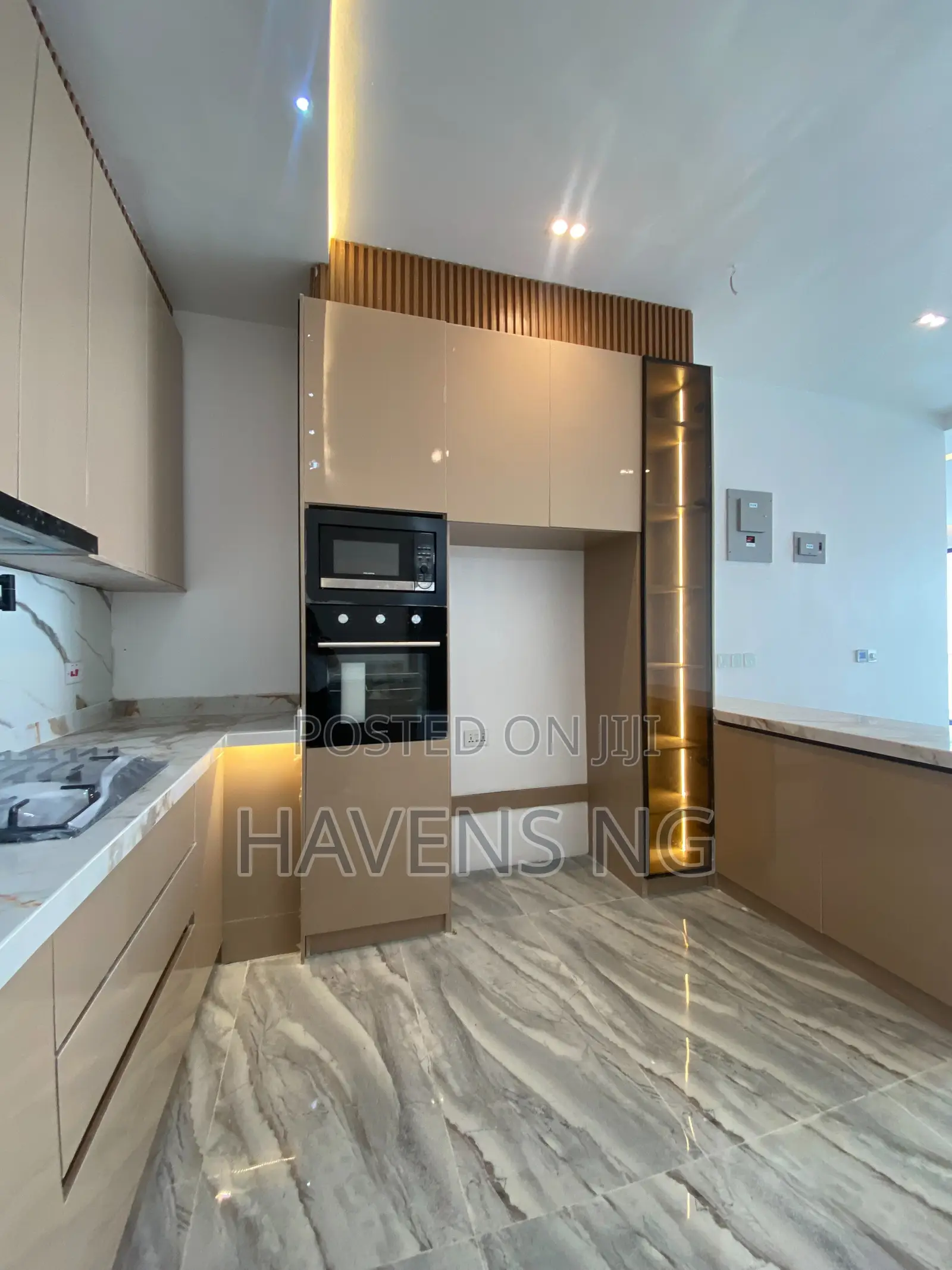 3bdrm Apartment in Ikate for sale in Ikate