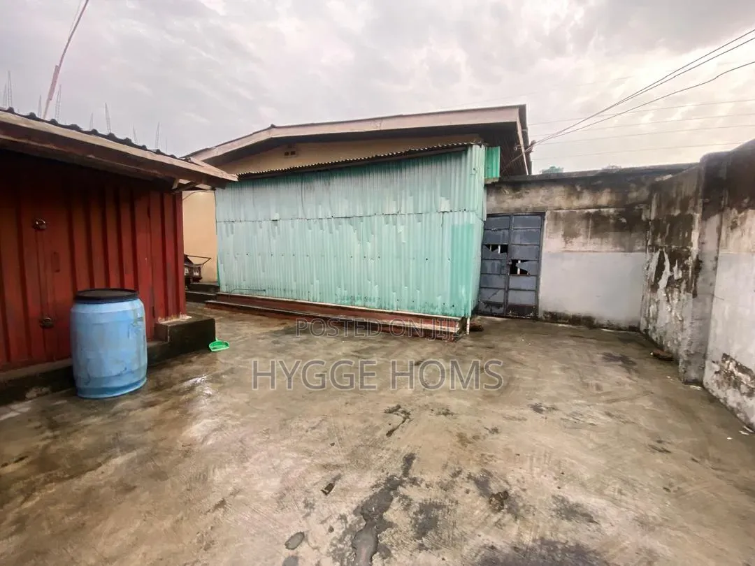 770sqm Land Mixed Use Development With Bungalow in Adeniyi Jones
