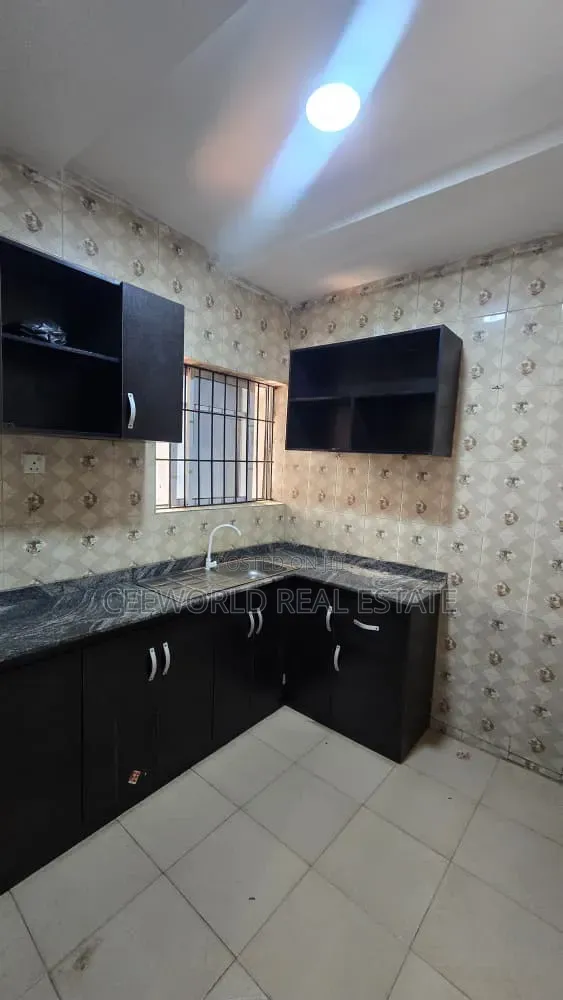 2bdrm Apartment in Elewuro Akobo for rent in Akobo