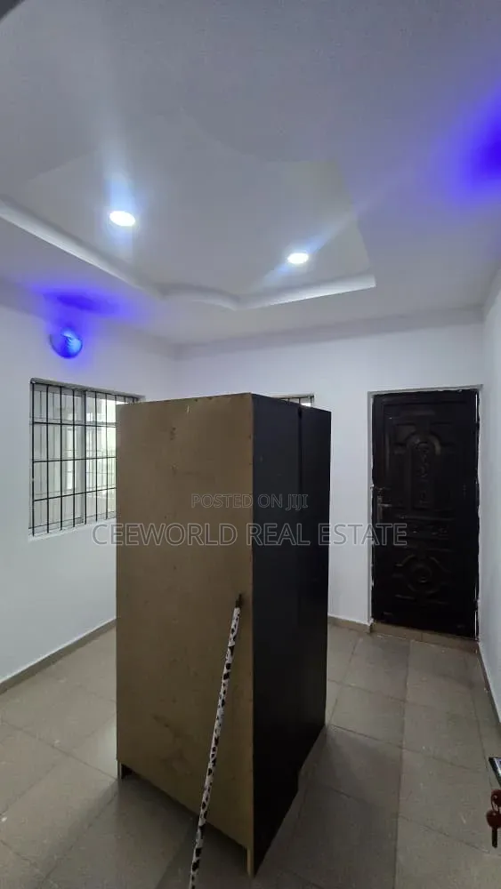 2bdrm Apartment in Elewuro Akobo for rent in Akobo