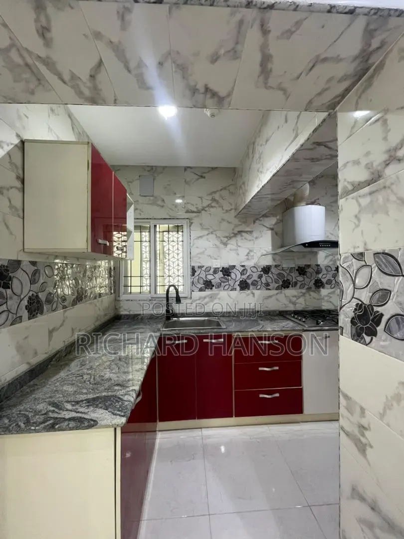 20bdrm Block of Flats in Parkview for rent in Parkview Estate