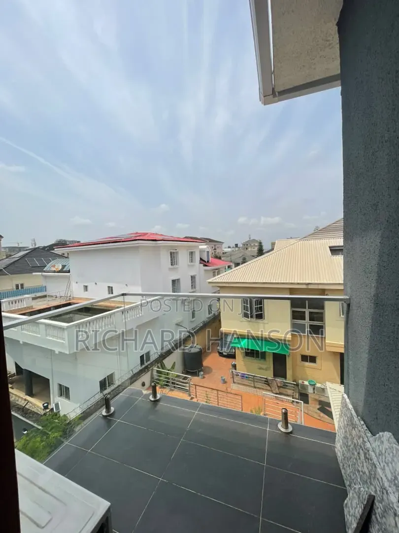 20bdrm Block of Flats in Parkview for rent in Parkview Estate
